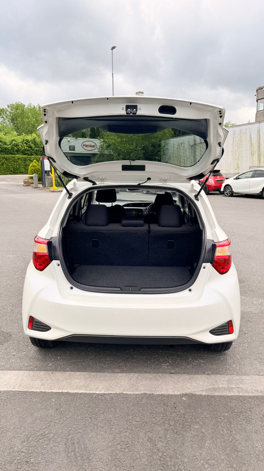 Toyota Vitz White - Image 8
