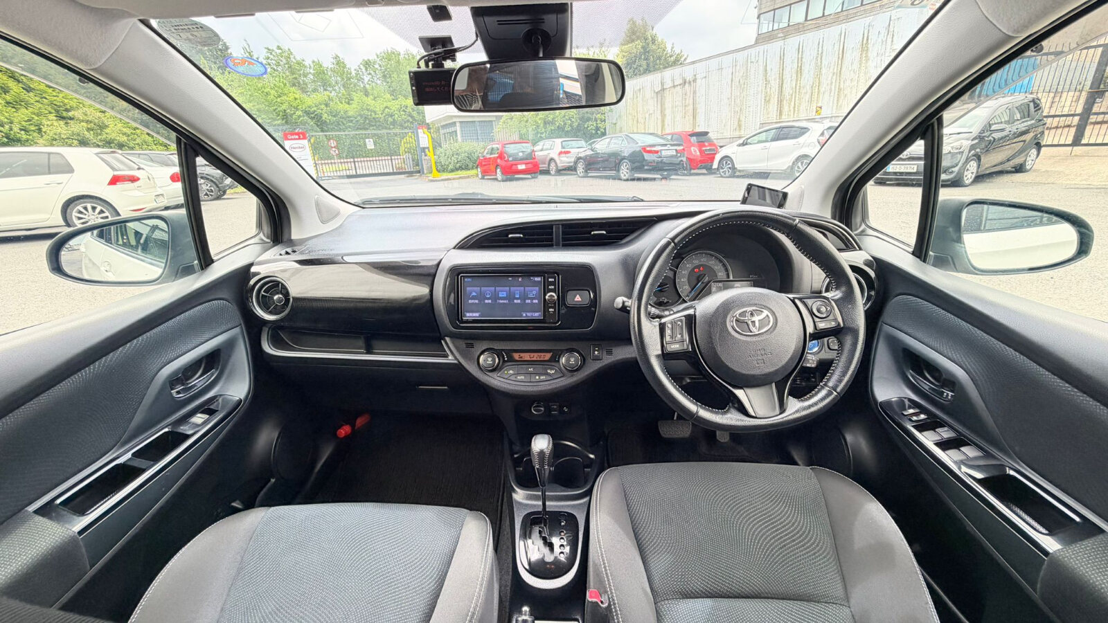Toyota Vitz White - Image 11
