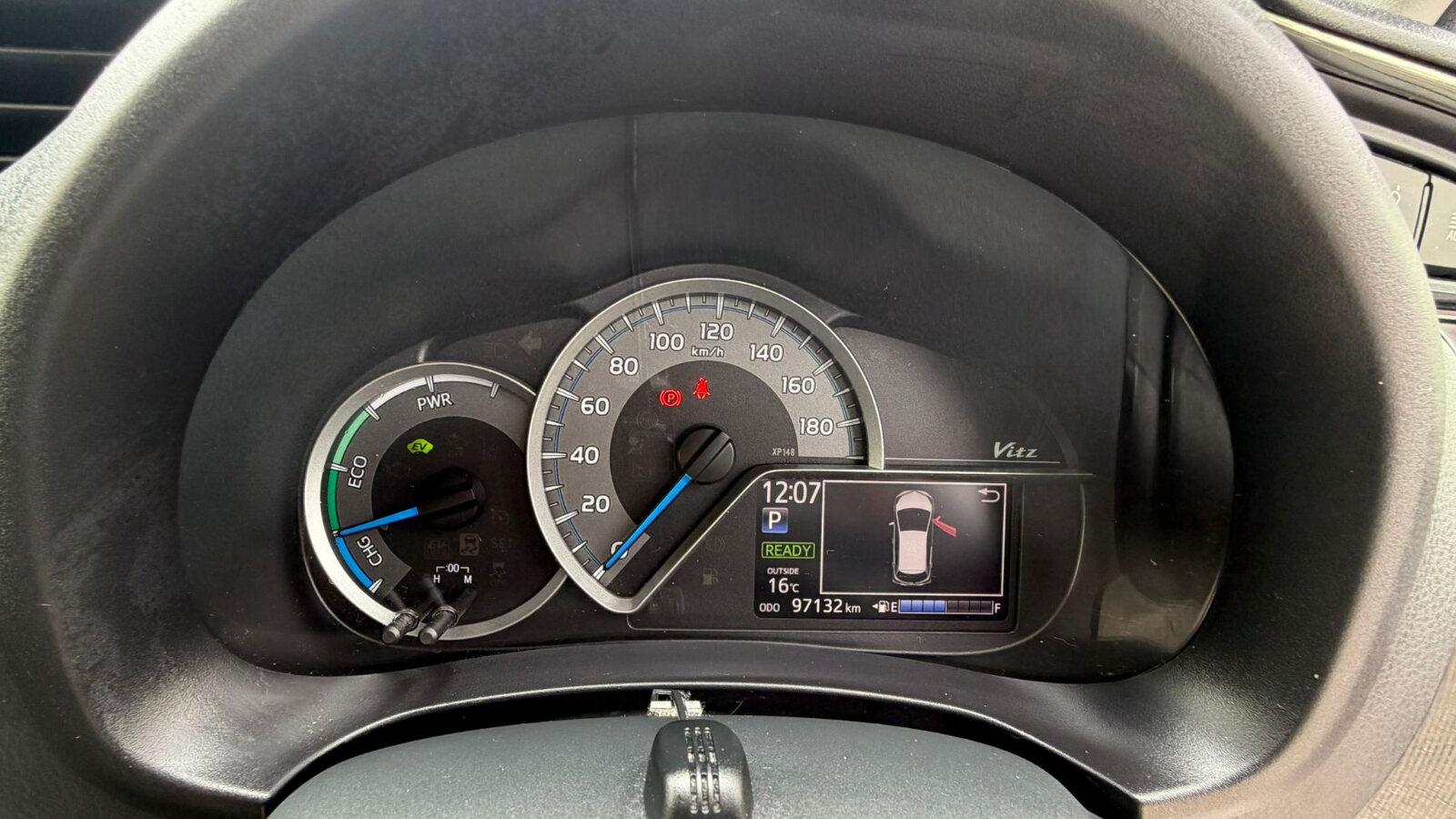 Toyota Vitz White - Image 12