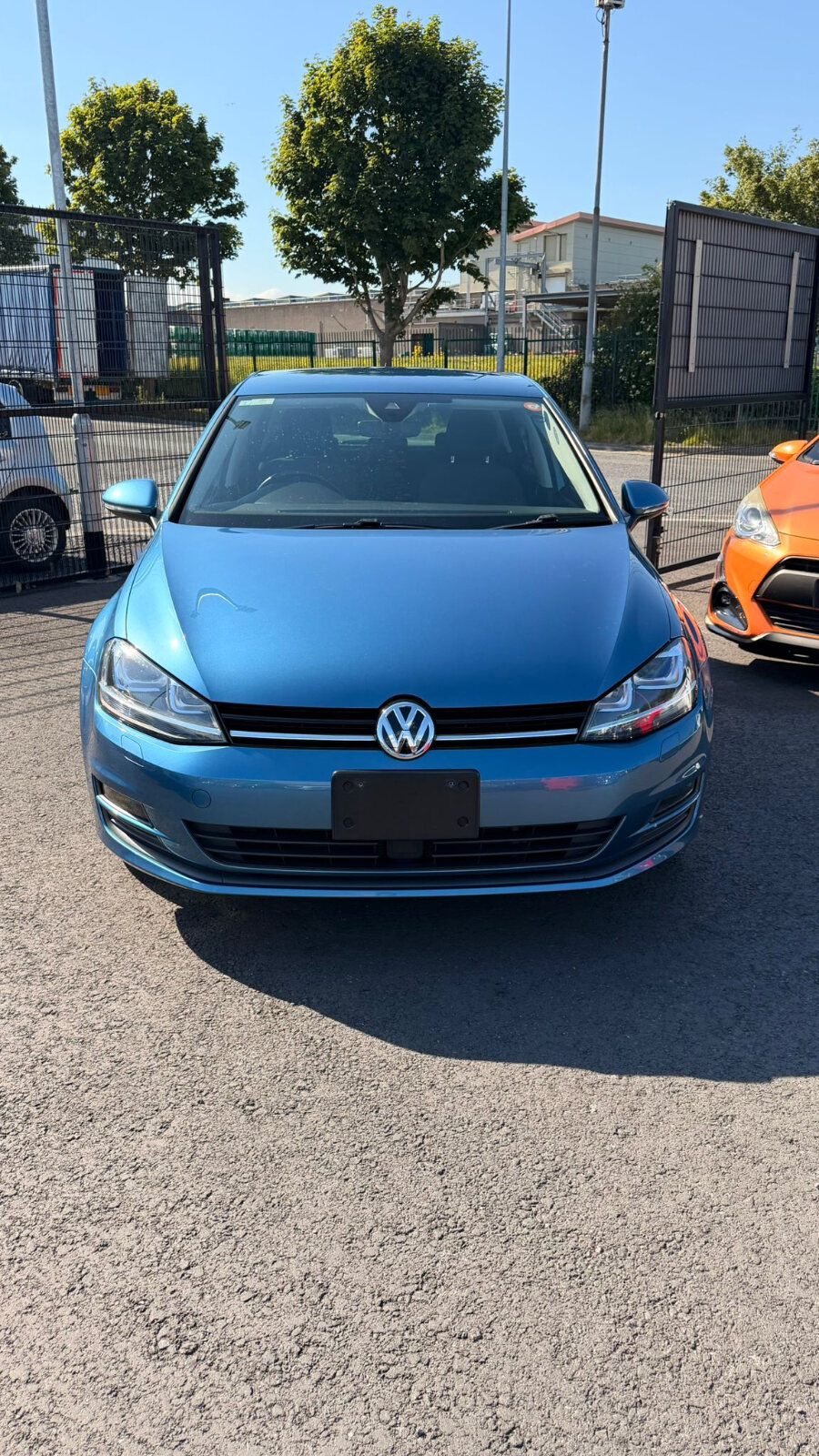 Main car image