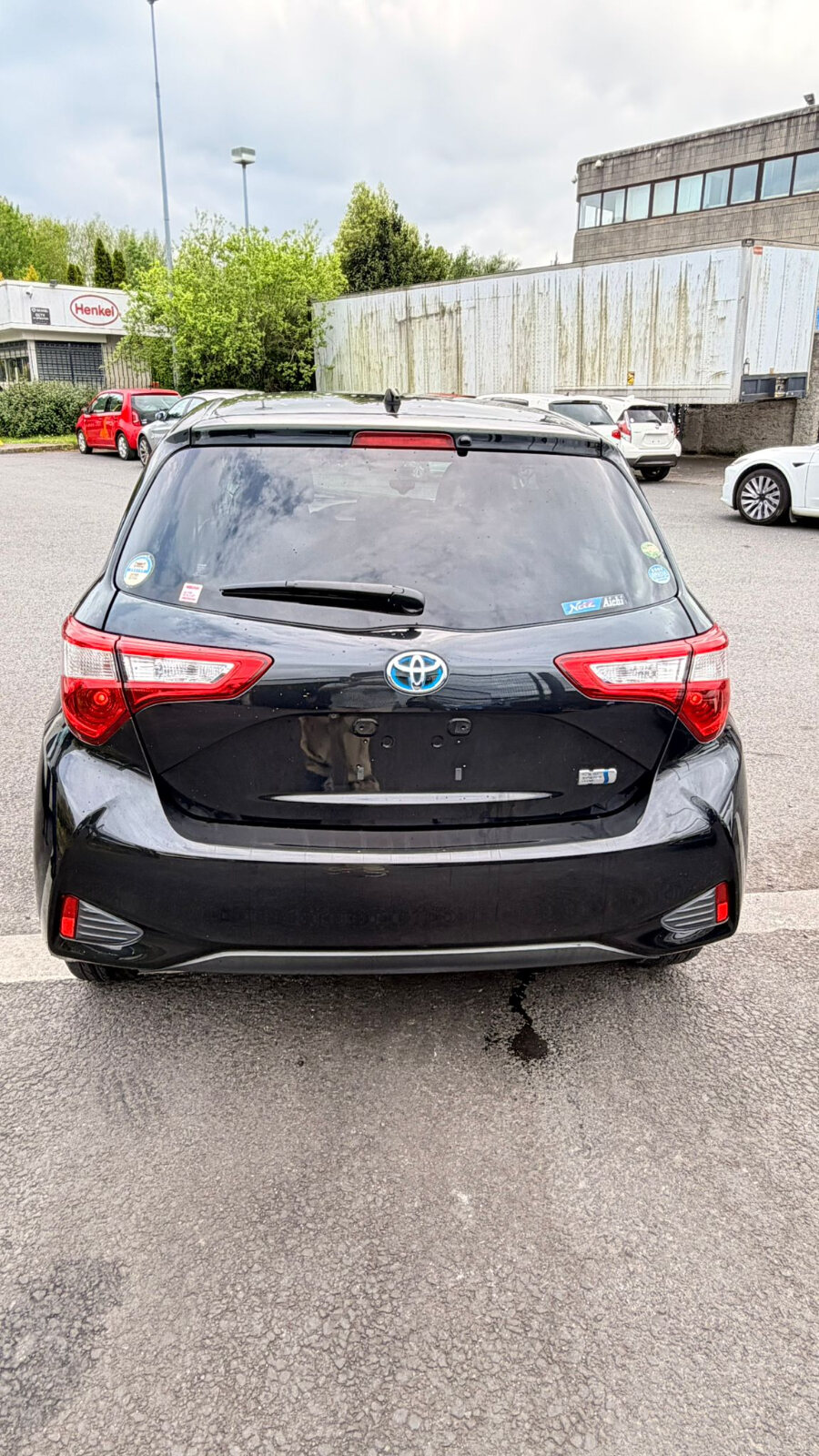 Toyota Vitz Black - Image 15