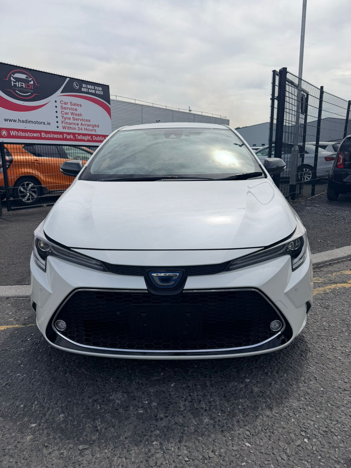 Main car image