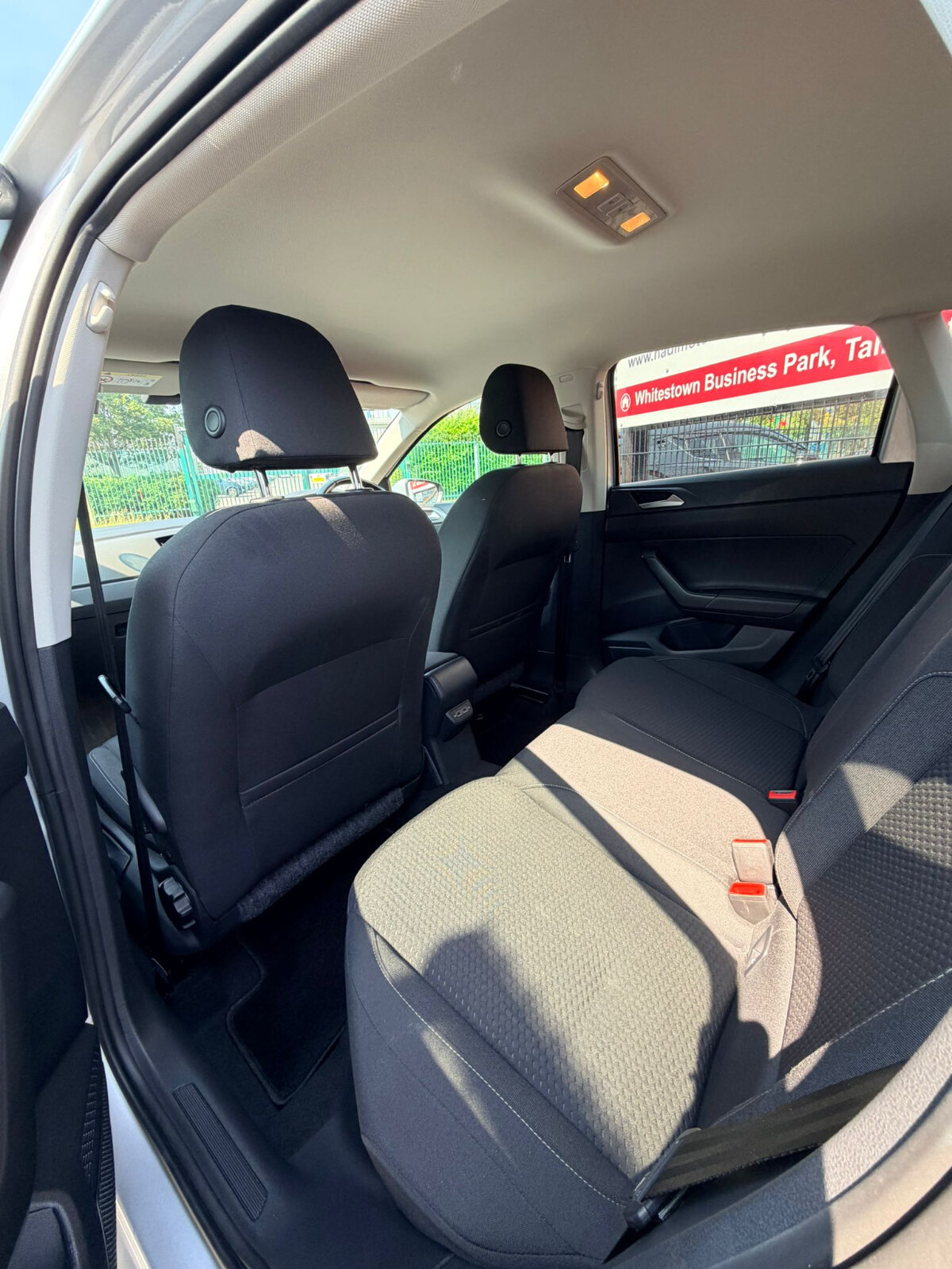 Volkswagen Polo silver - Image 9