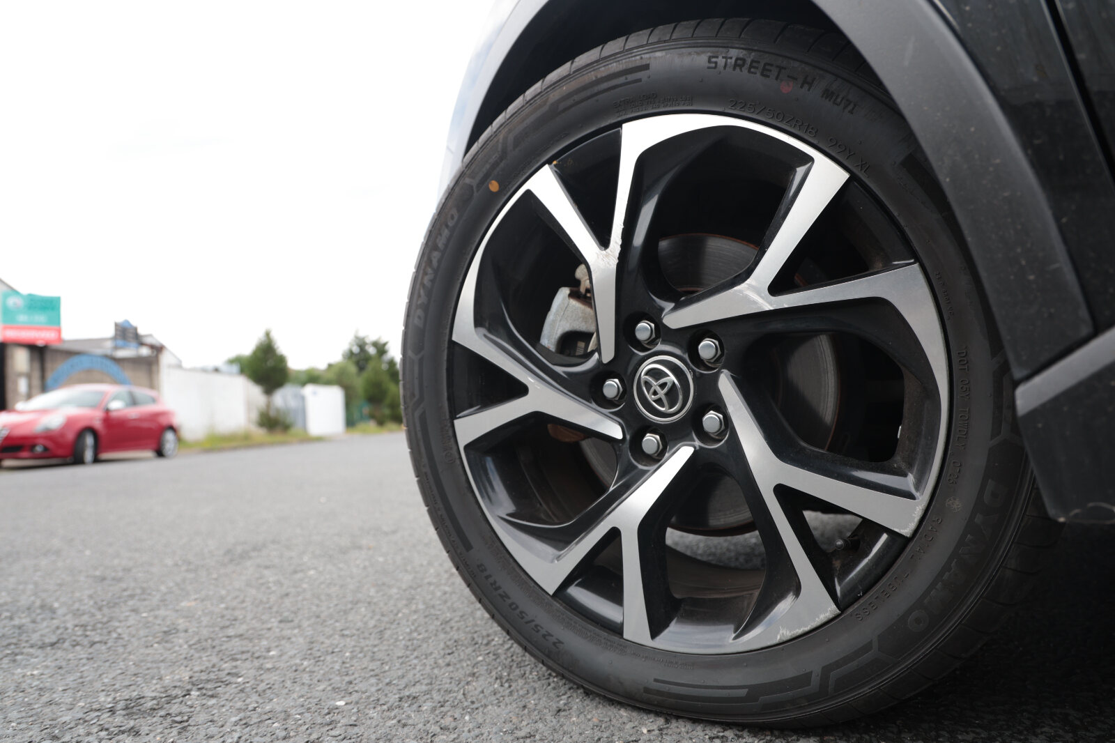 TOYOTA C-HR 2018 Black HYBRID - Image 10