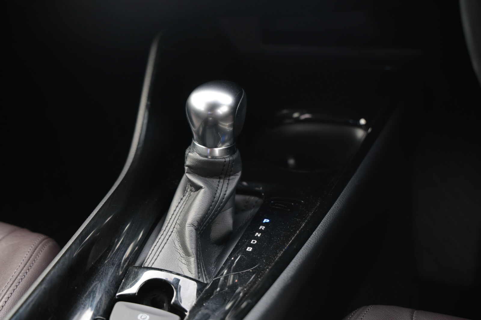 TOYOTA C-HR 2018 Black HYBRID - Image 16