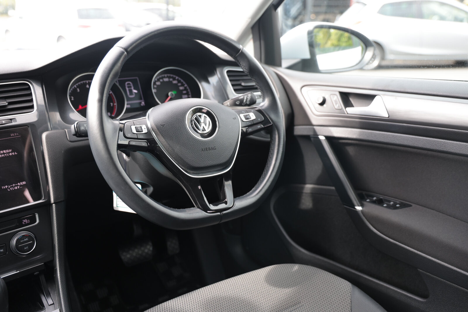 Volkswagen Golf White 2017 - Image 31