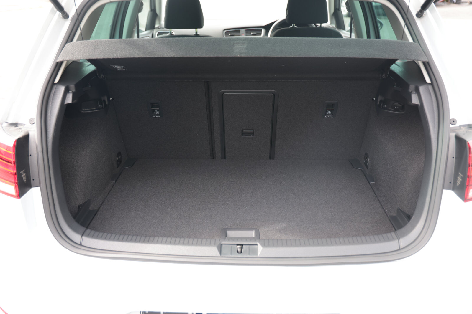 Volkswagen Golf White 2017 - Image 17