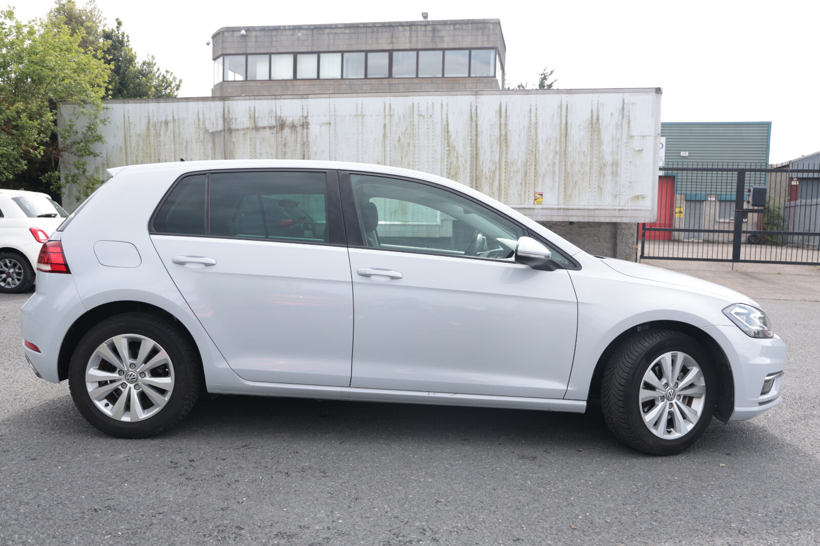 Volkswagen Golf White 2017 - Image 18