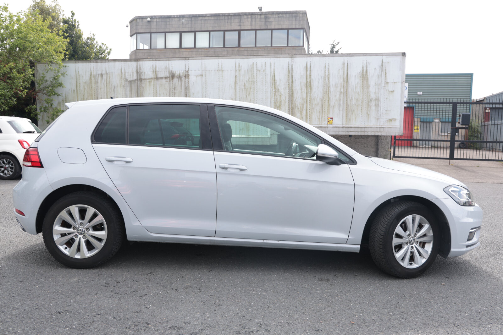Volkswagen Golf White 2017 - Image 19