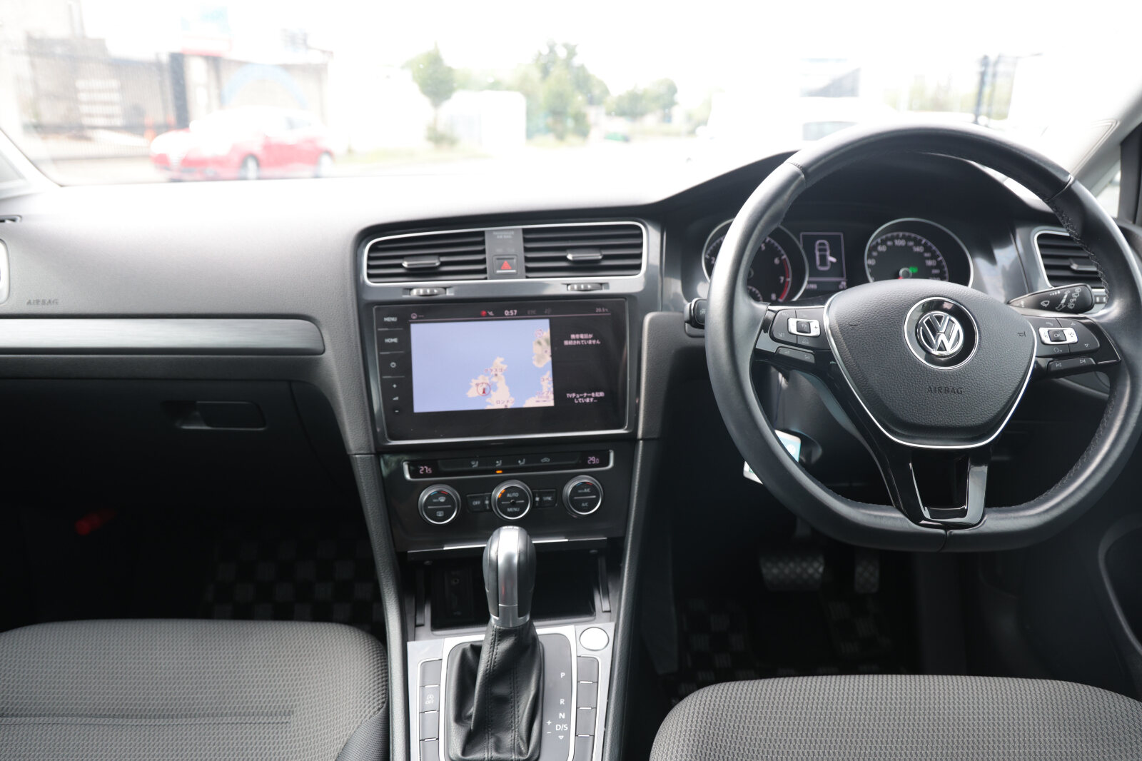 Volkswagen Golf White 2017 - Image 23