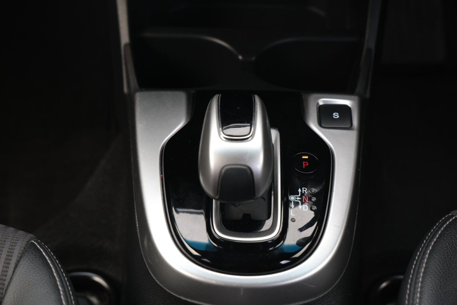HONDA FIT 2019 HYBRID BLACK - Image 24