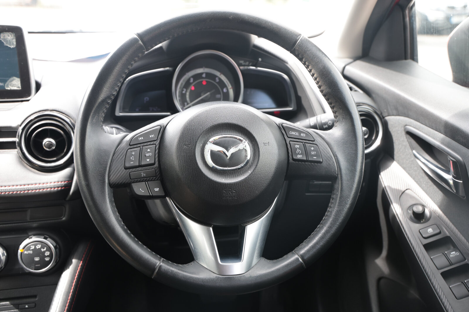 Mazda Demio 2015 - Image 23