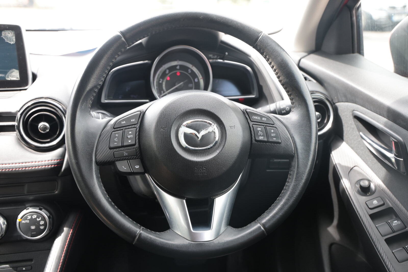 Mazda Demio 2015 - Image 22