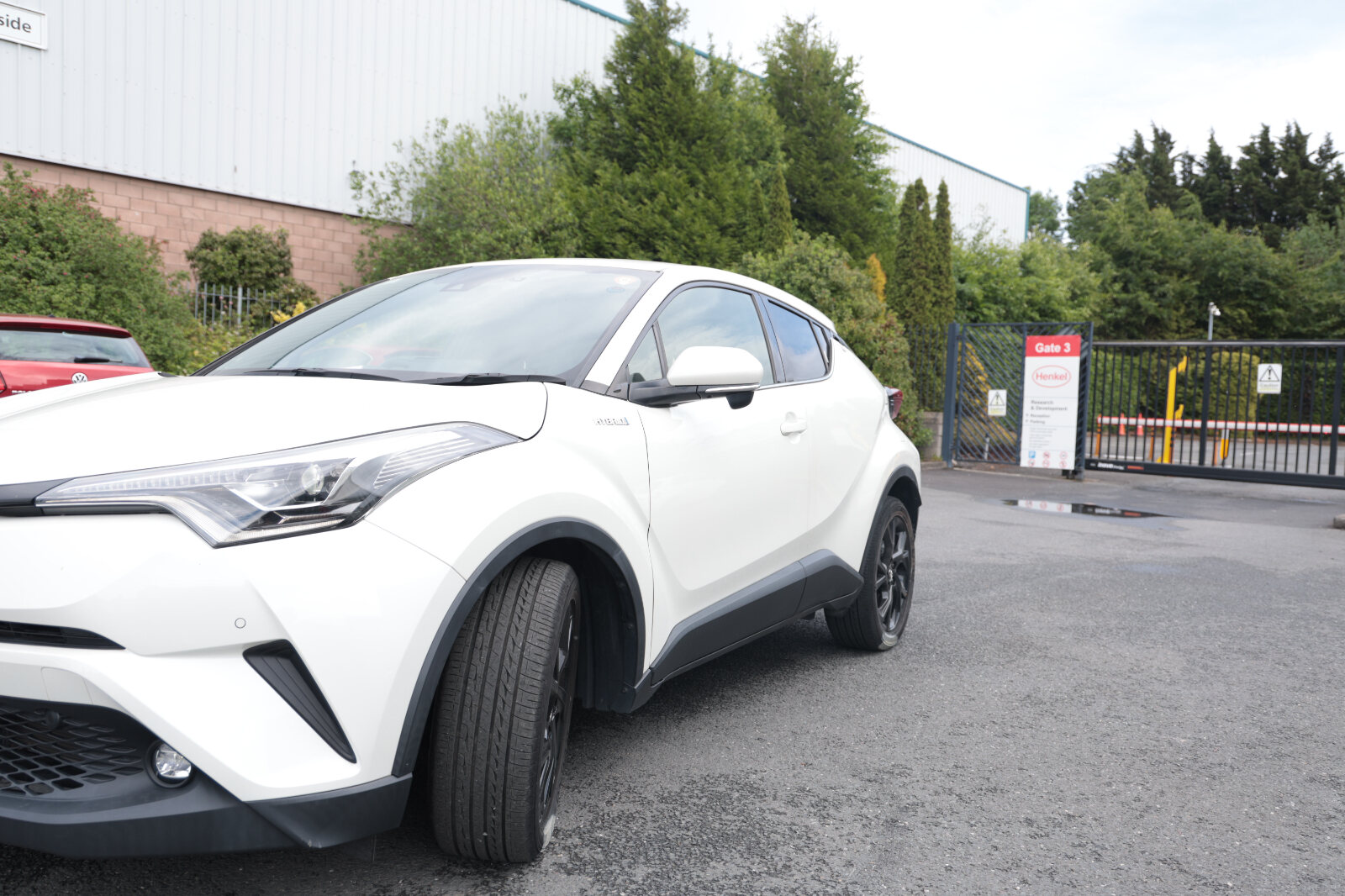 TOYOTA CHR 2019 WHITE HYBRID - Image 5