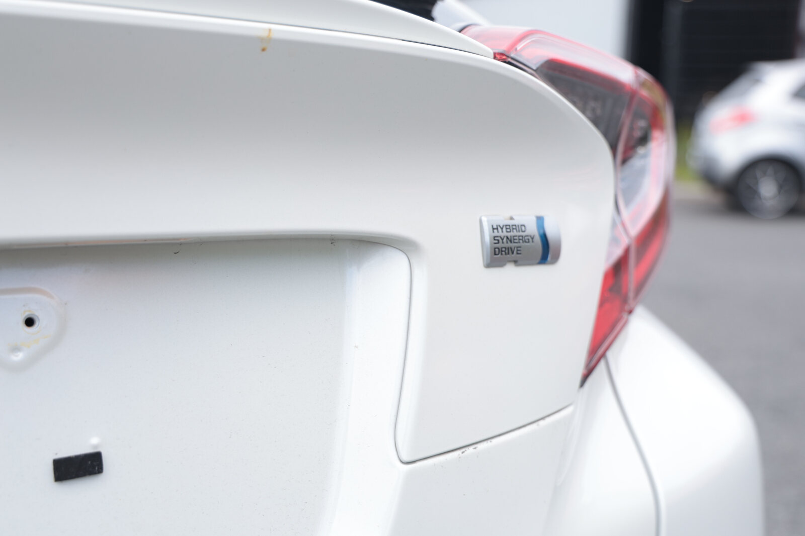 TOYOTA CHR 2019 WHITE HYBRID - Image 14