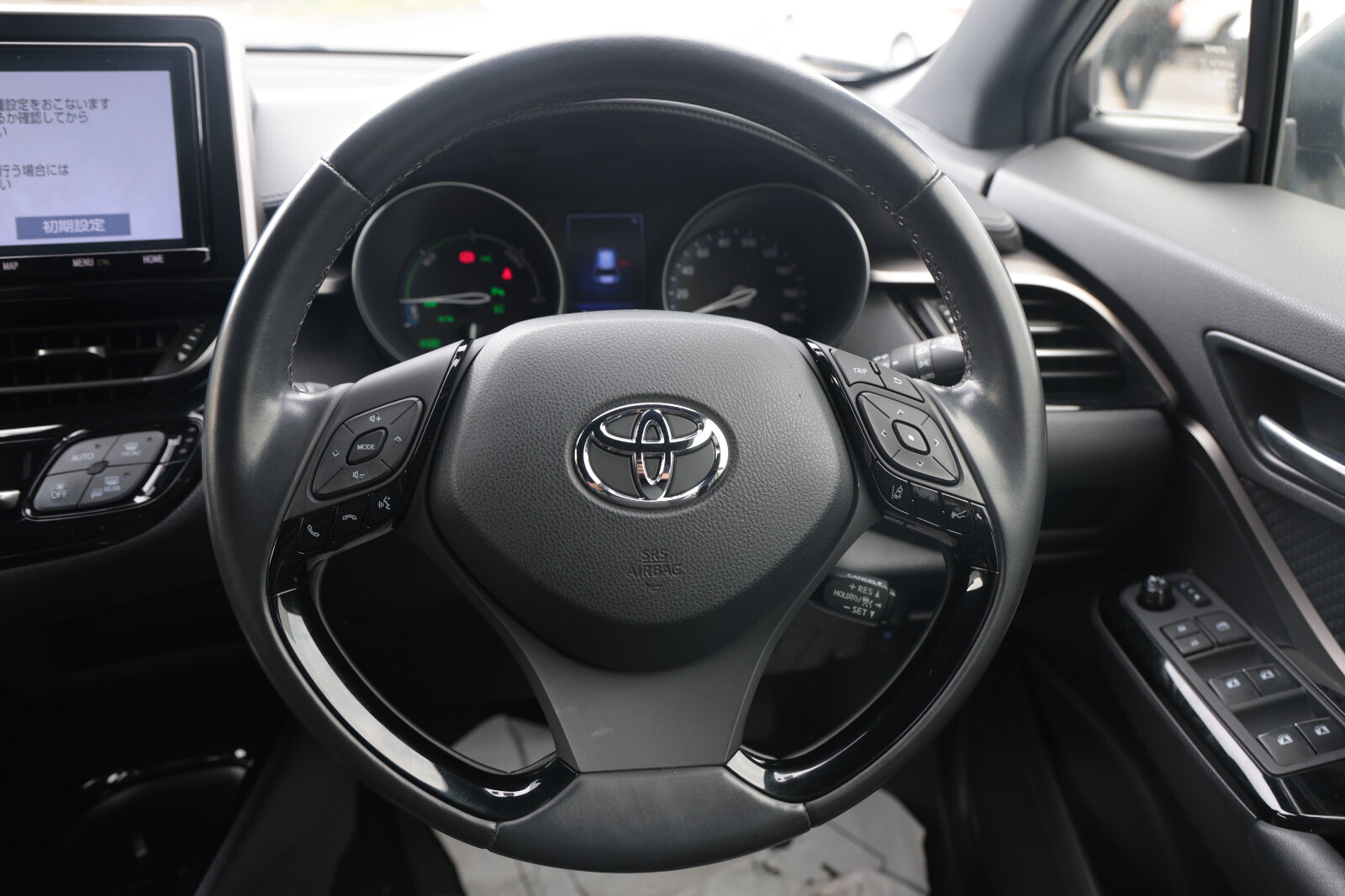 TOYOTA CHR 2019 WHITE HYBRID - Image 37