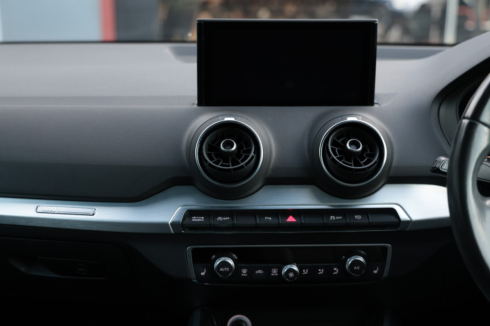 AUDI Q2 WHITE 2017 - Image 13