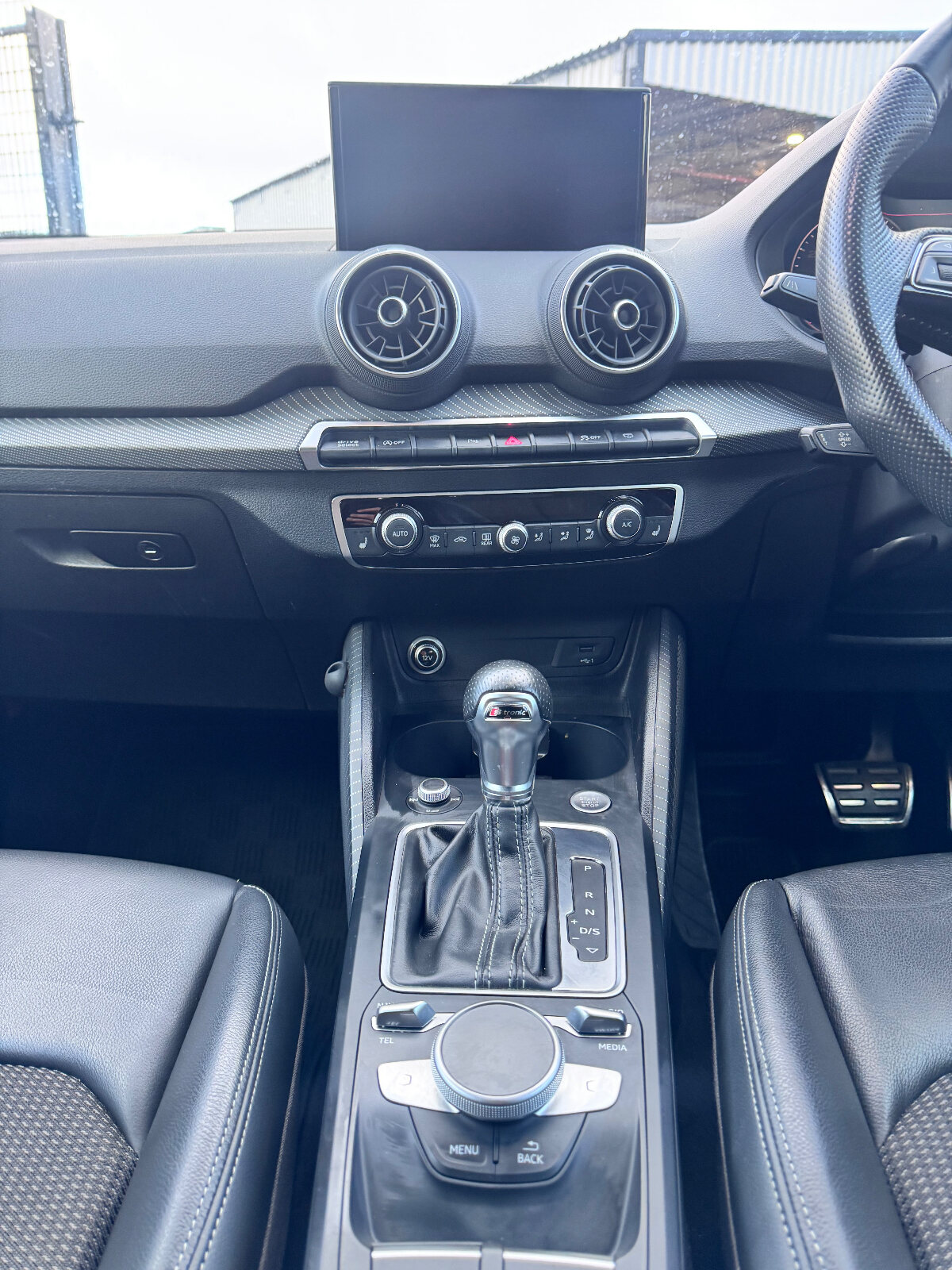 AUDI Q2 S-LINE 2017 WHITE - Image 22