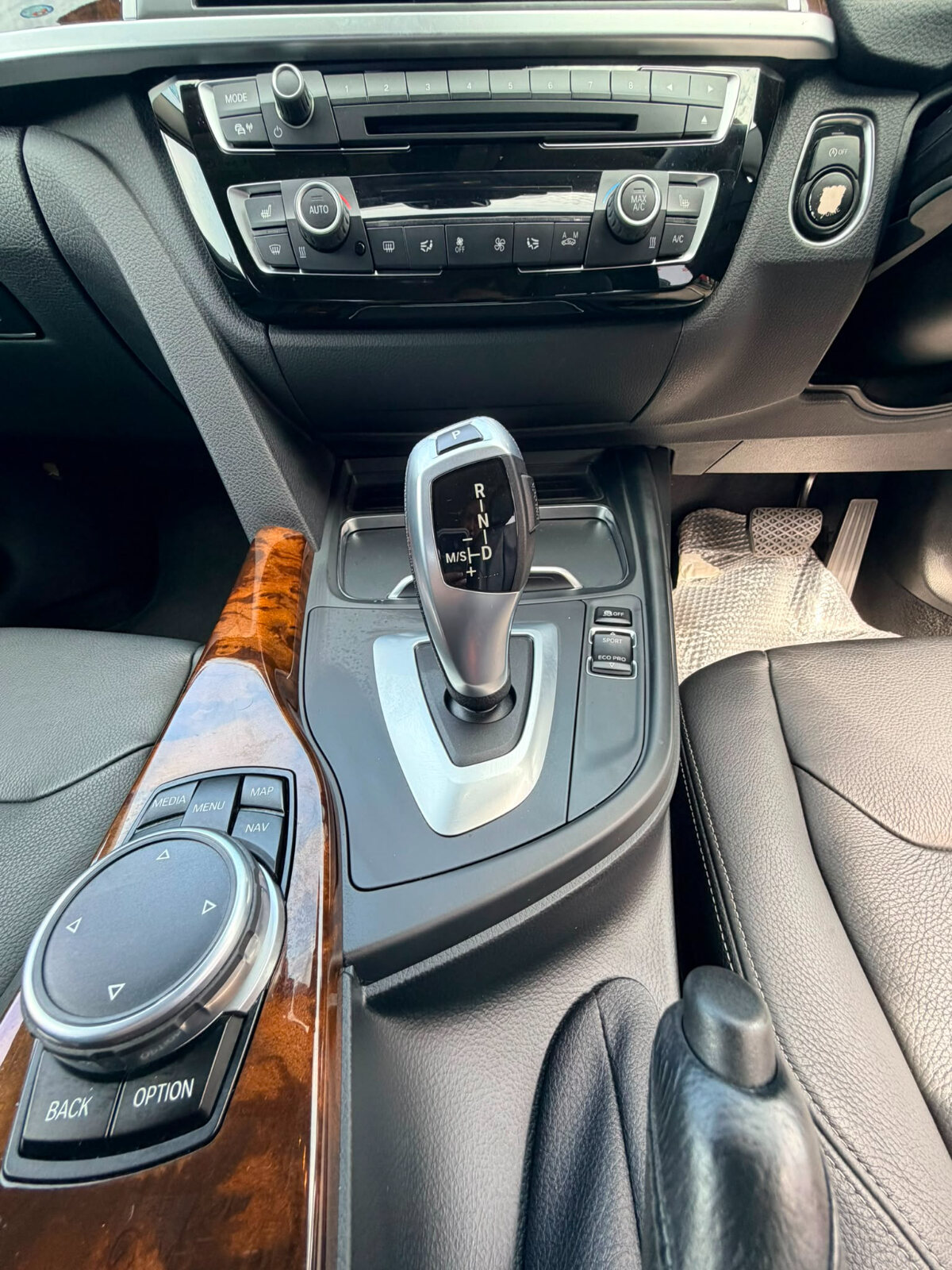 BMW 320d 2017 Automatic Japanese Import - Image 16