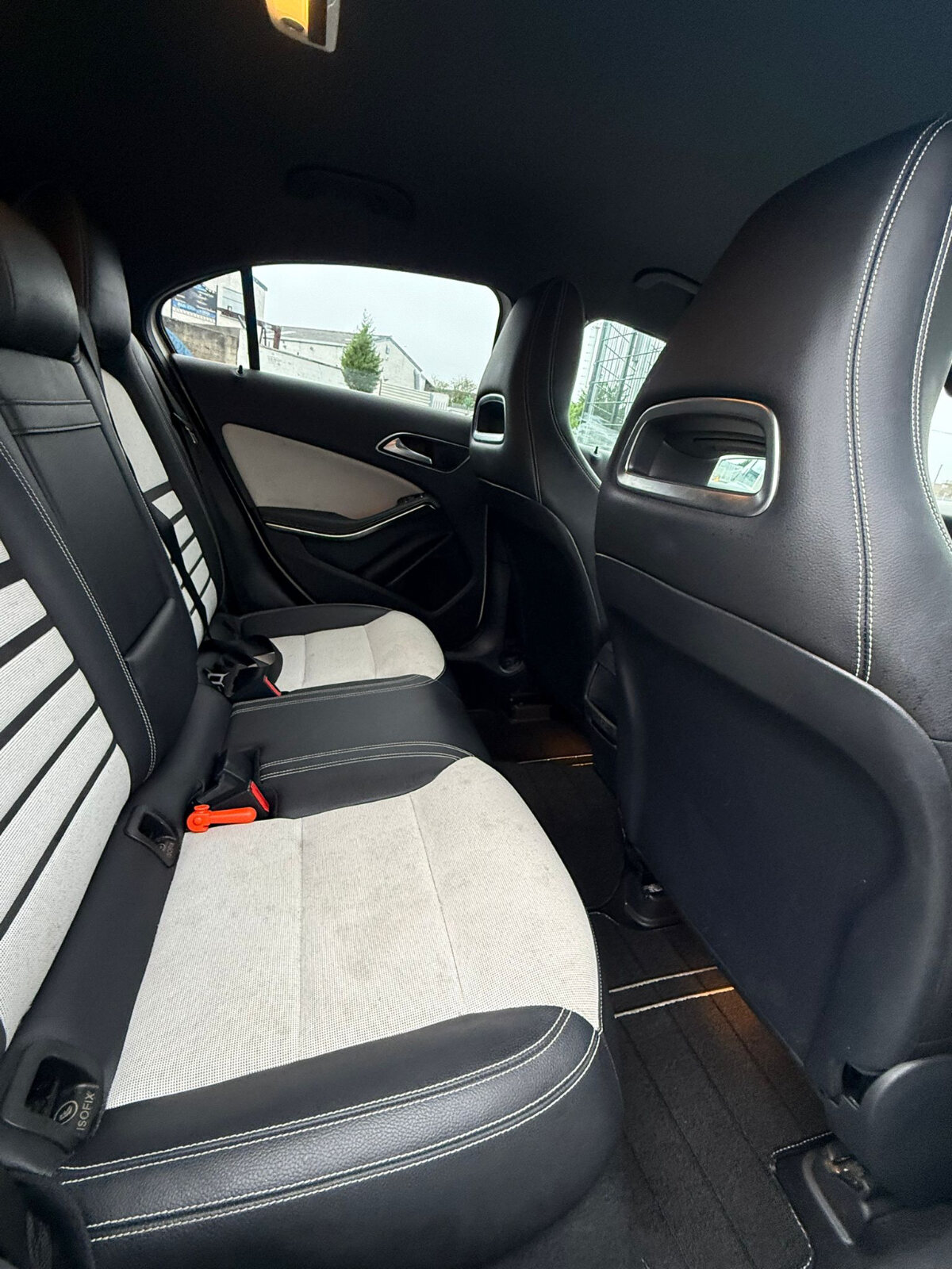 MERCEDES- BENZ A180 2014 (deposit taken) - Image 17