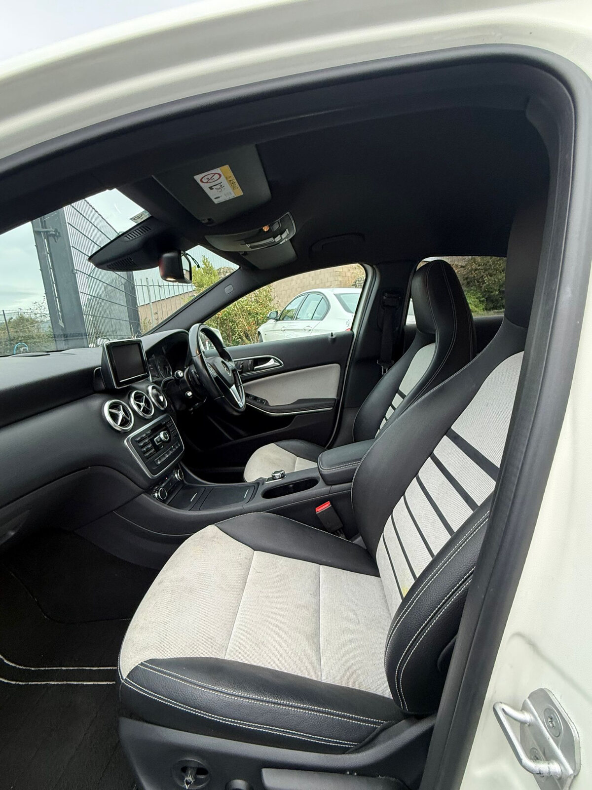 MERCEDES- BENZ A180 2014 (deposit taken) - Image 9