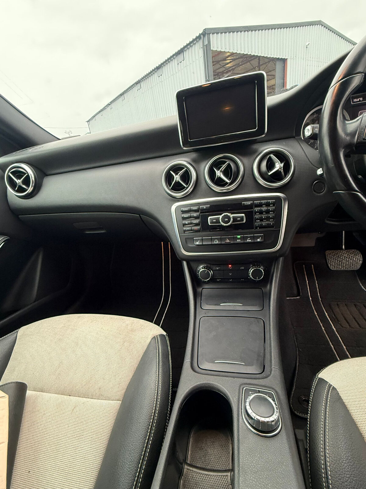 MERCEDES- BENZ A180 2014 (deposit taken) - Image 11