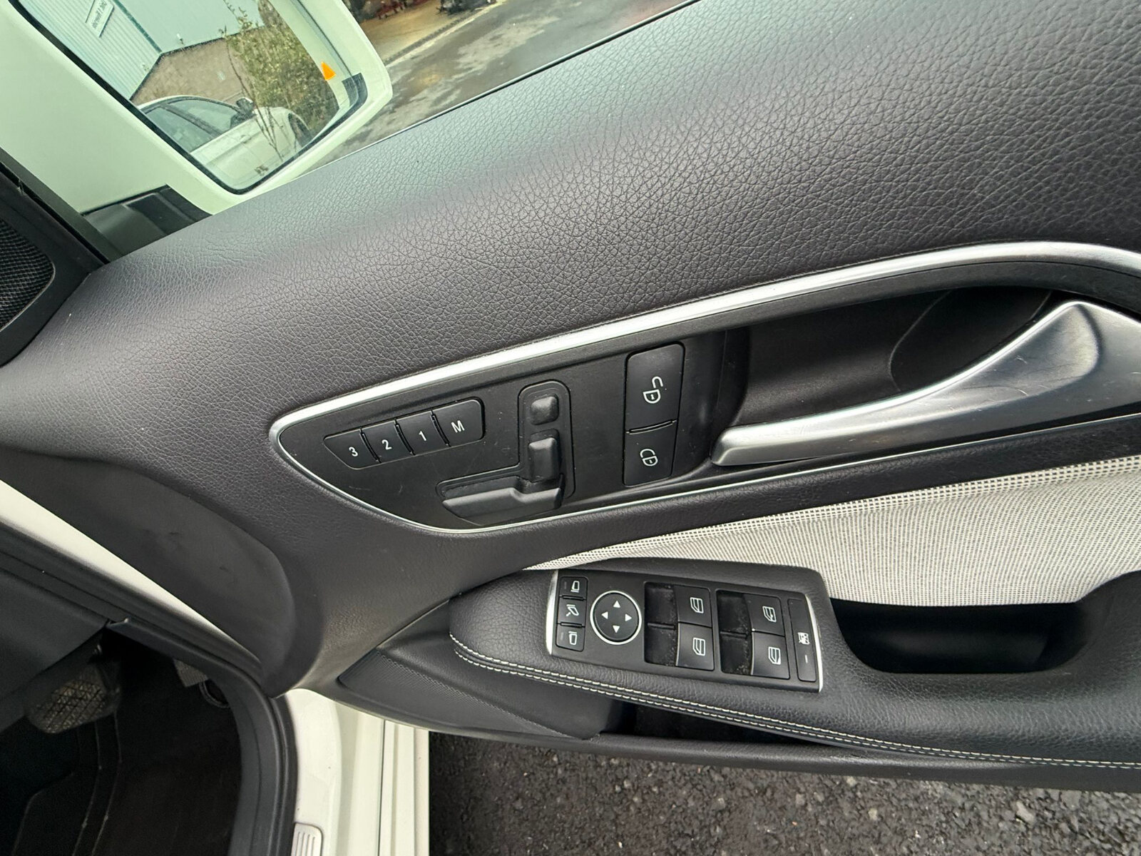MERCEDES- BENZ A180 2014 (deposit taken) - Image 12