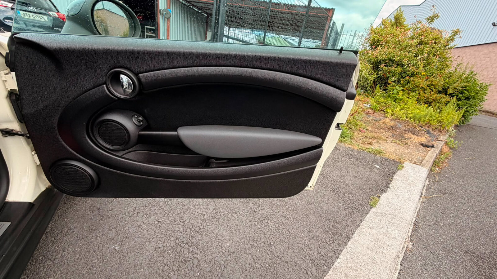 MINI Cooper 2011 1.6 petrol auto - Image 11