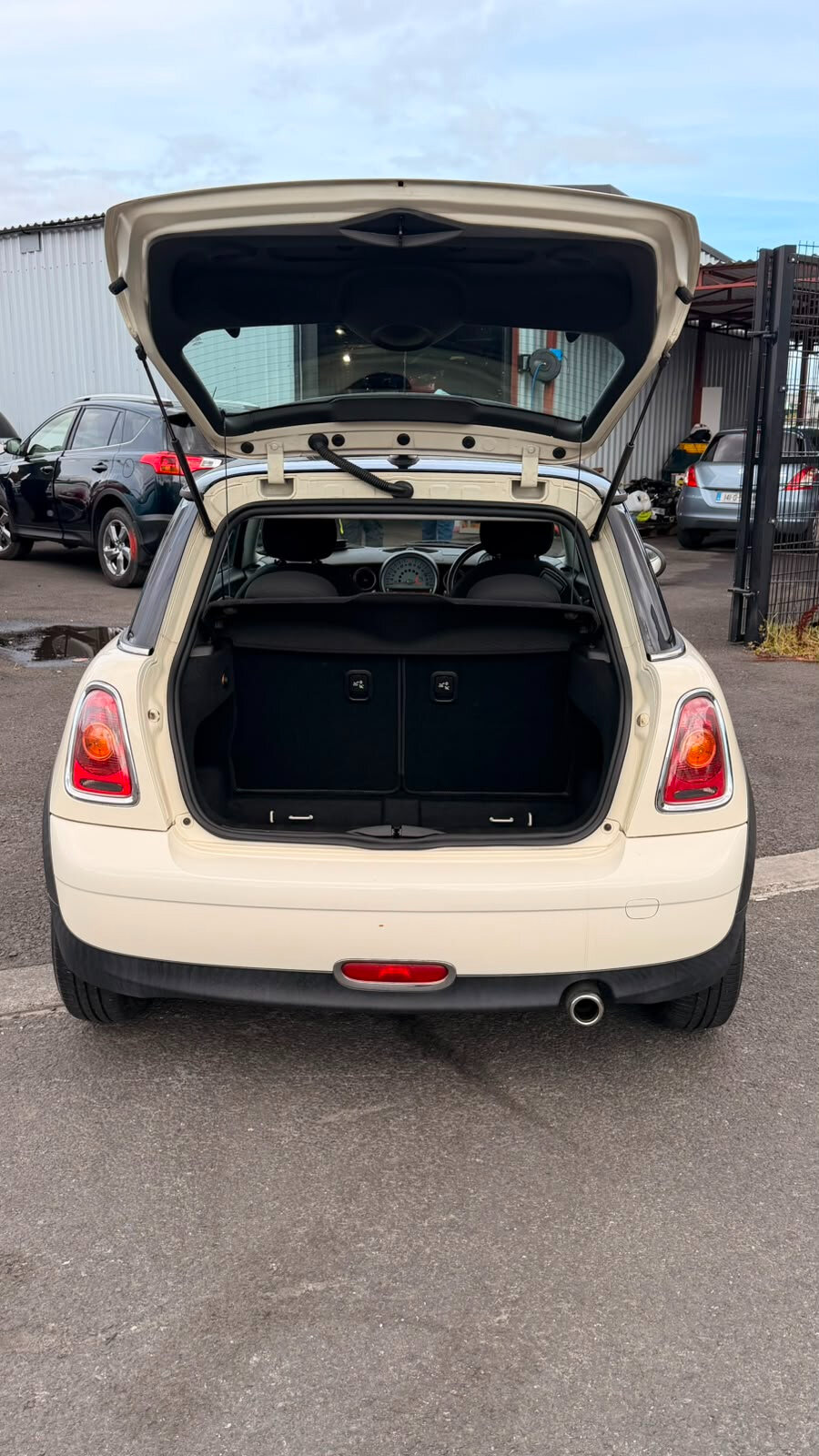 MINI Cooper 2011 1.6 petrol auto - Image 8