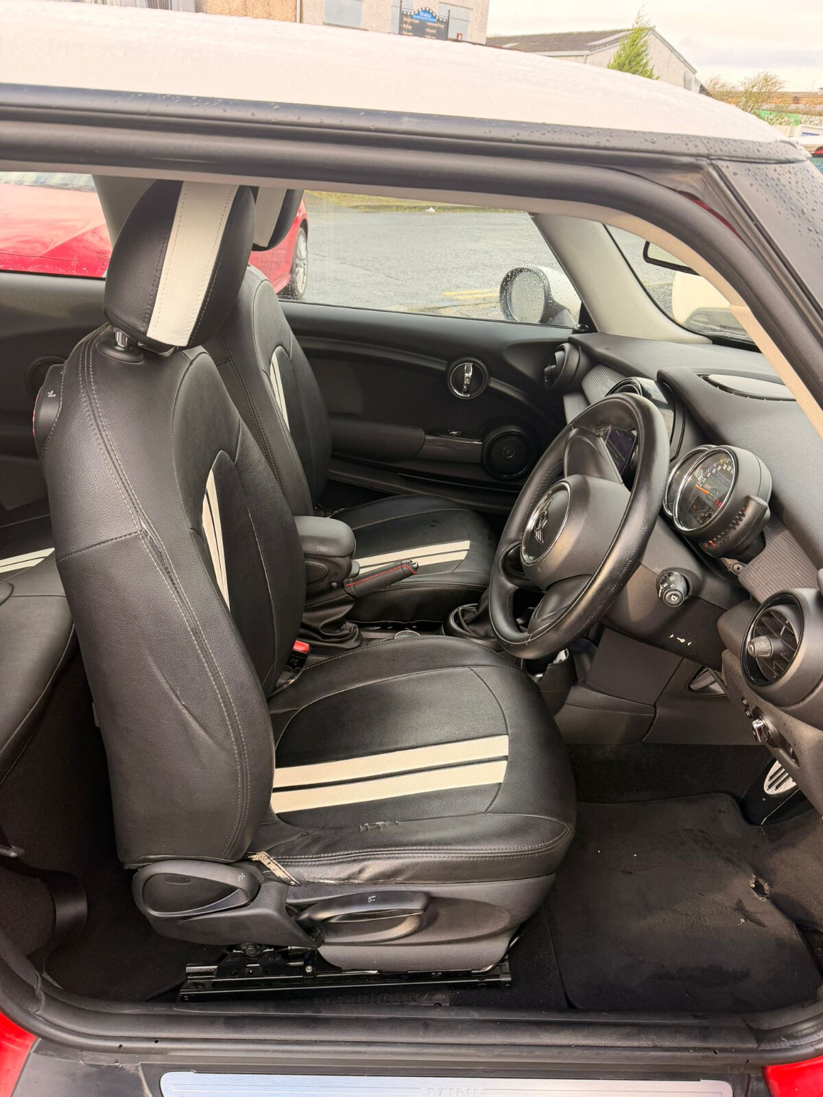 MINI COOPER 1.5 AUTO 2014 RED - 107,000KM - Image 10