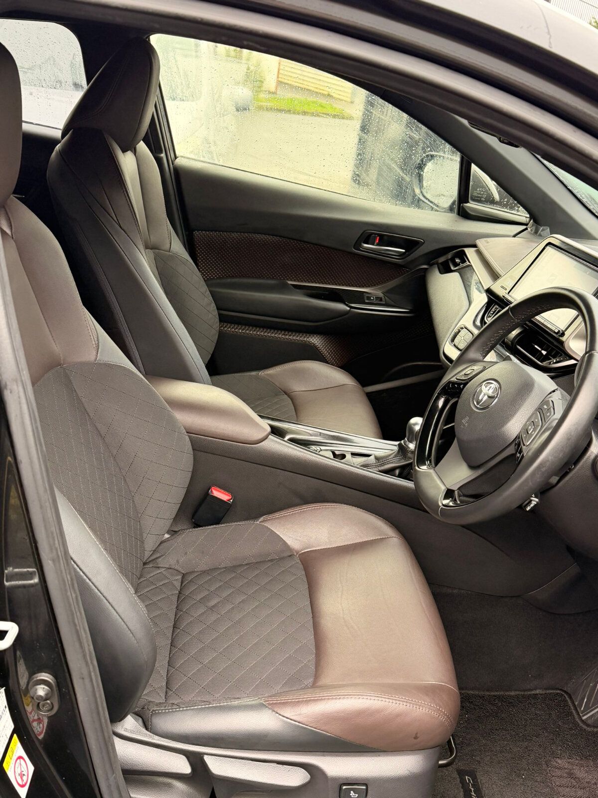 TOYOTA C-HR Hybrid 2017 - Image 10
