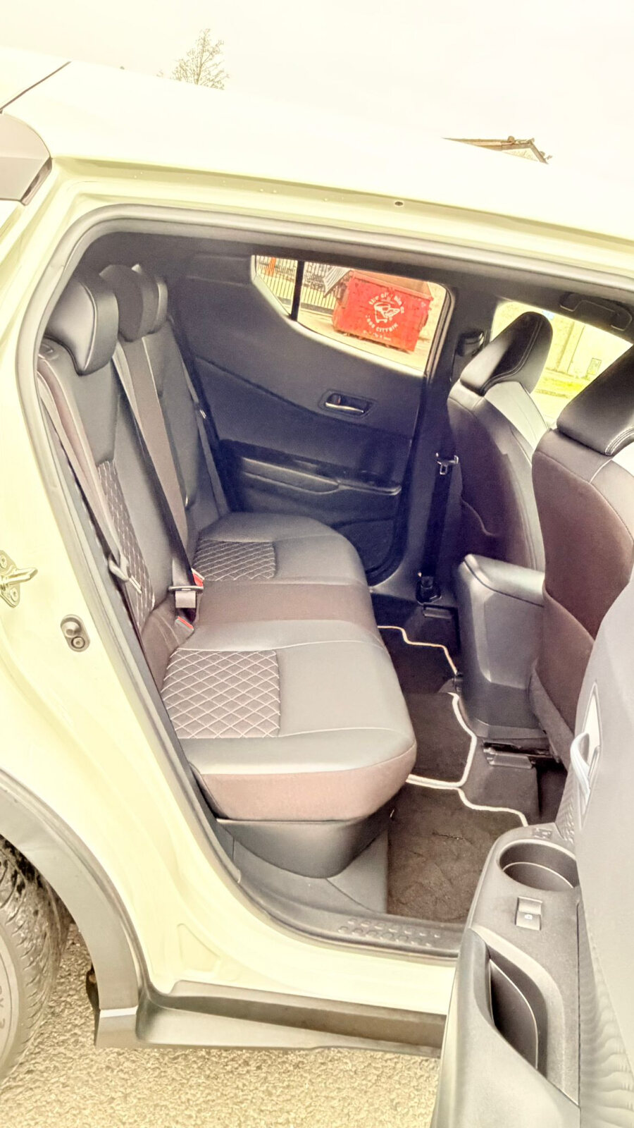 Toyota C-HR Hybrid 2019 - Image 13