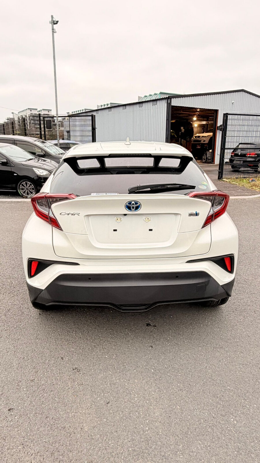 Toyota C-HR Hybrid 2019 - Image 8