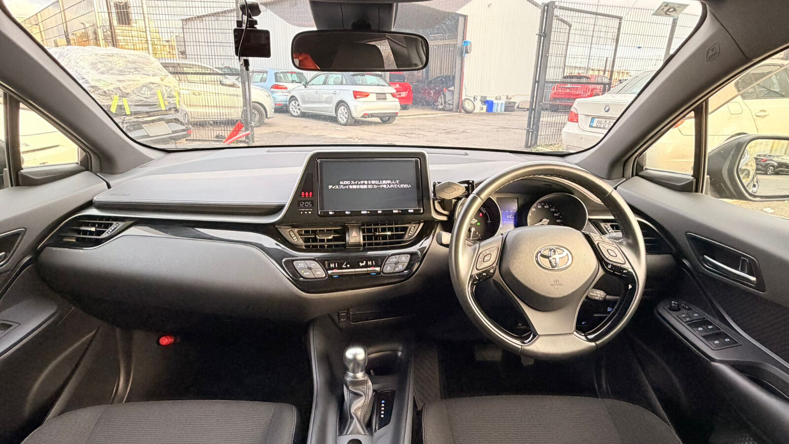 Toyota C-HR Hybrid 2019 - Image 12