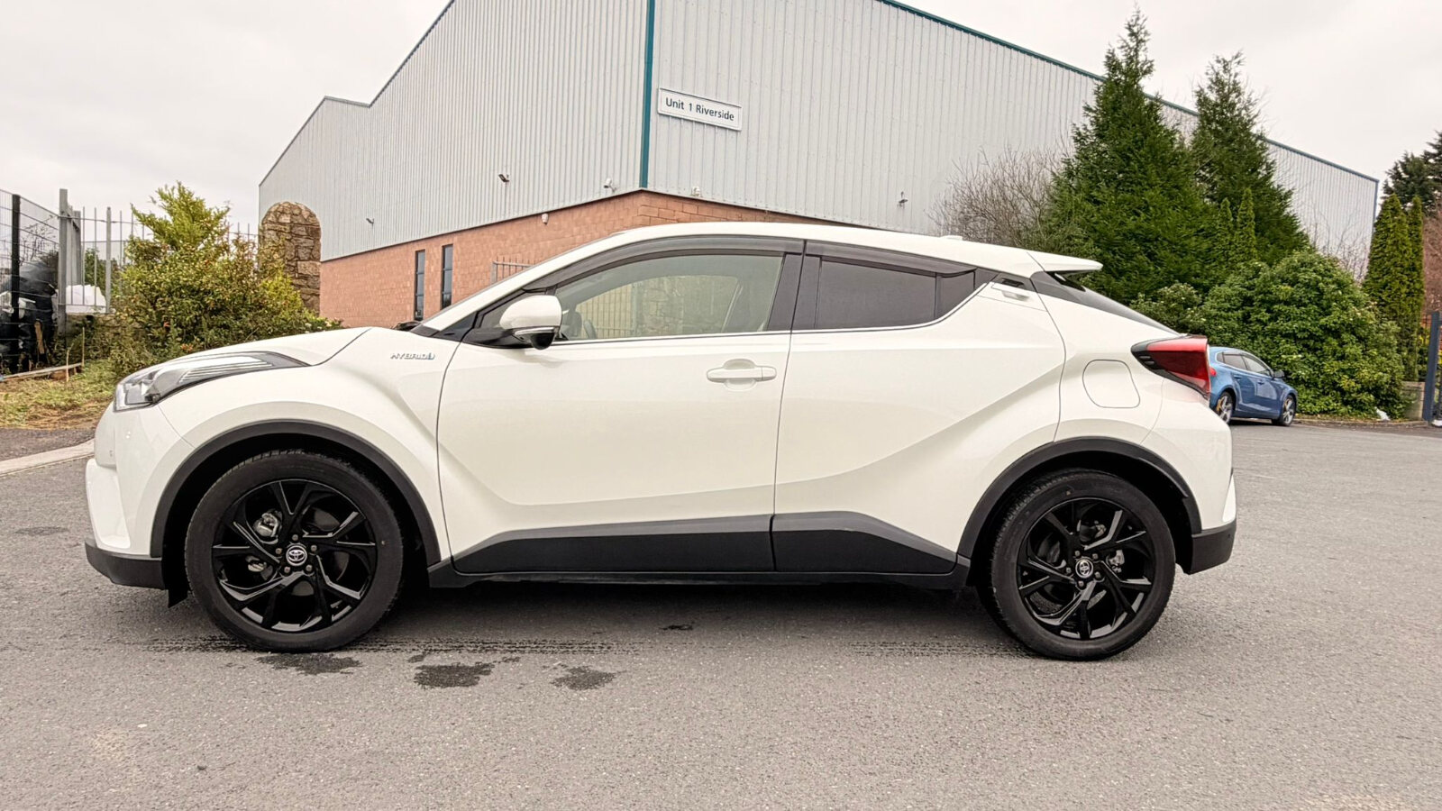 Toyota C-HR Hybrid 2019 - Image 6