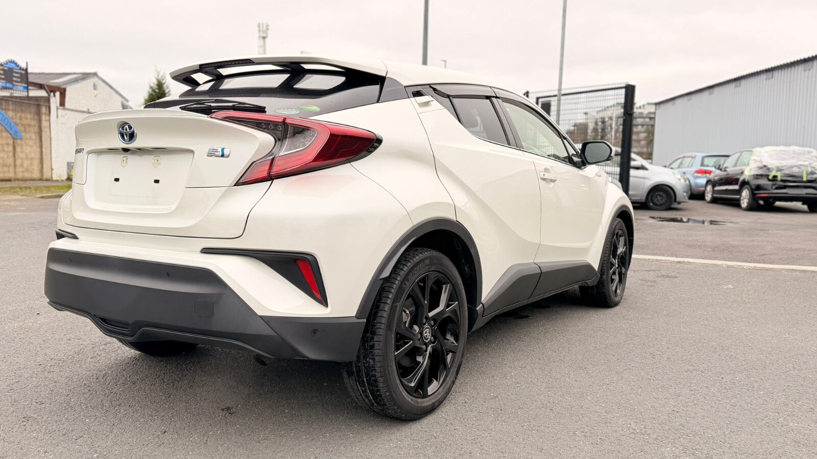 Toyota C-HR Hybrid 2019 - Image 4