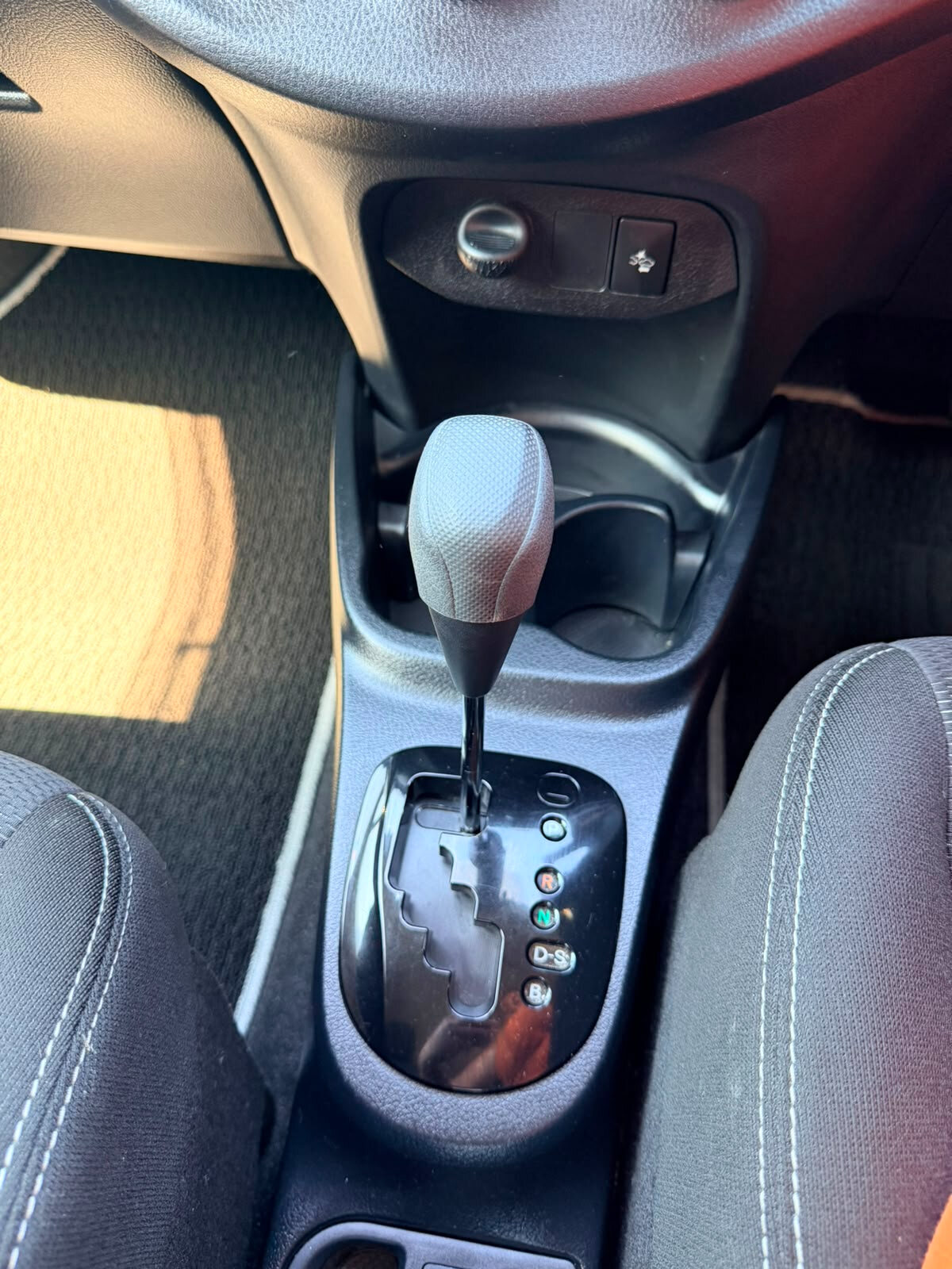 Toyota Vitz 2019 1.0 Auto Japanese Import - Image 12