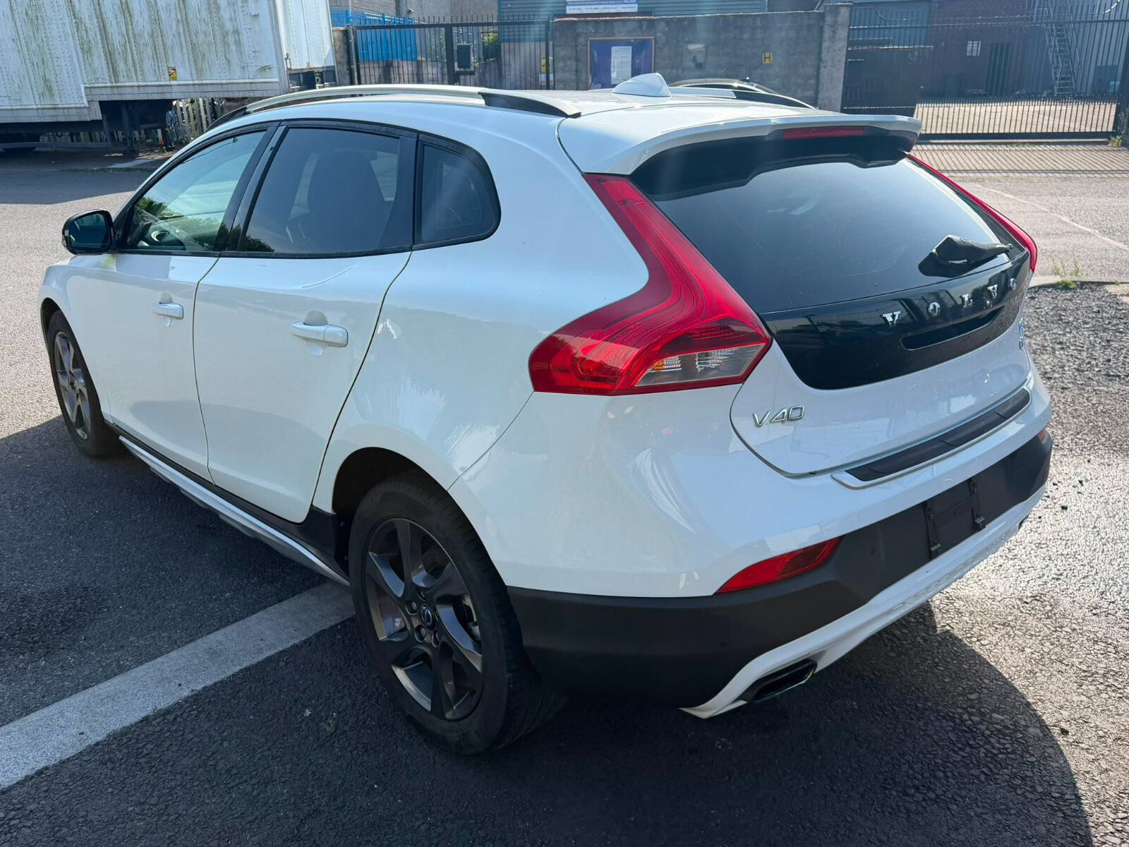 VOLVO V40 2013 WHITE - Image 5