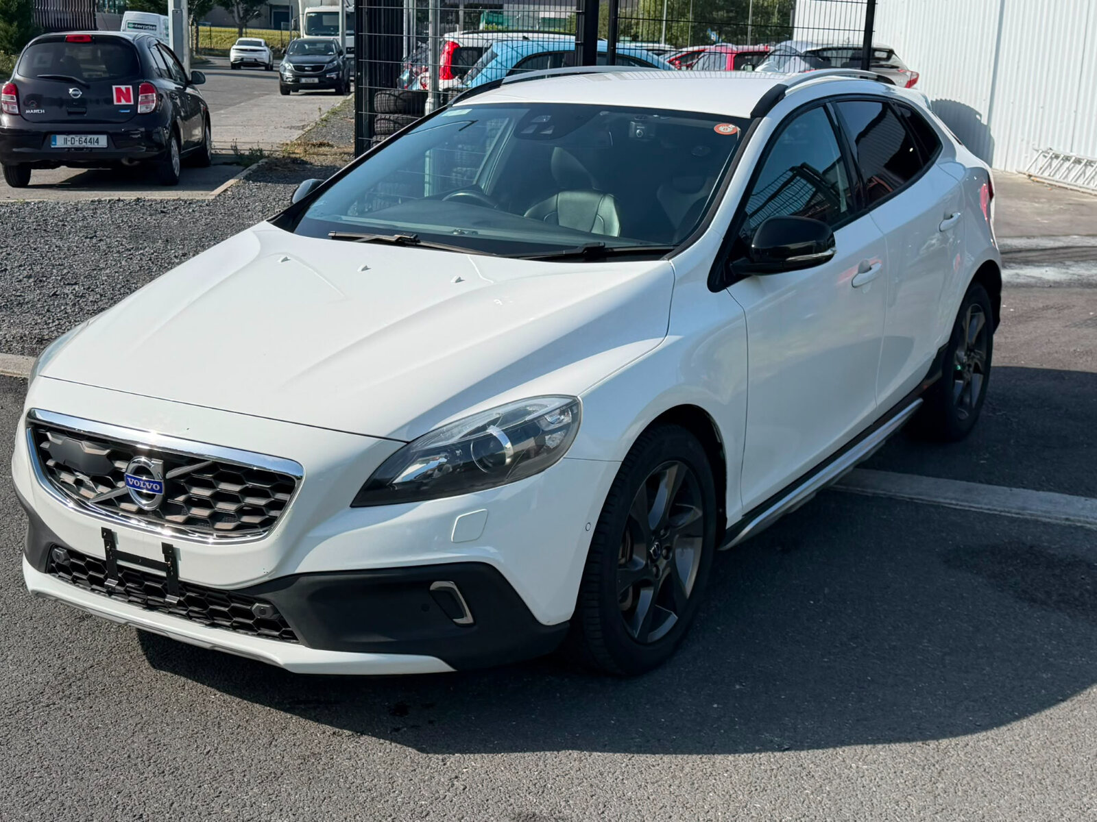 VOLVO V40 2014 WHITE - Image 2