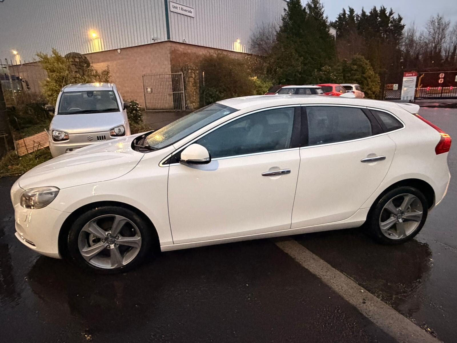 Volvo V40 white - Image 6